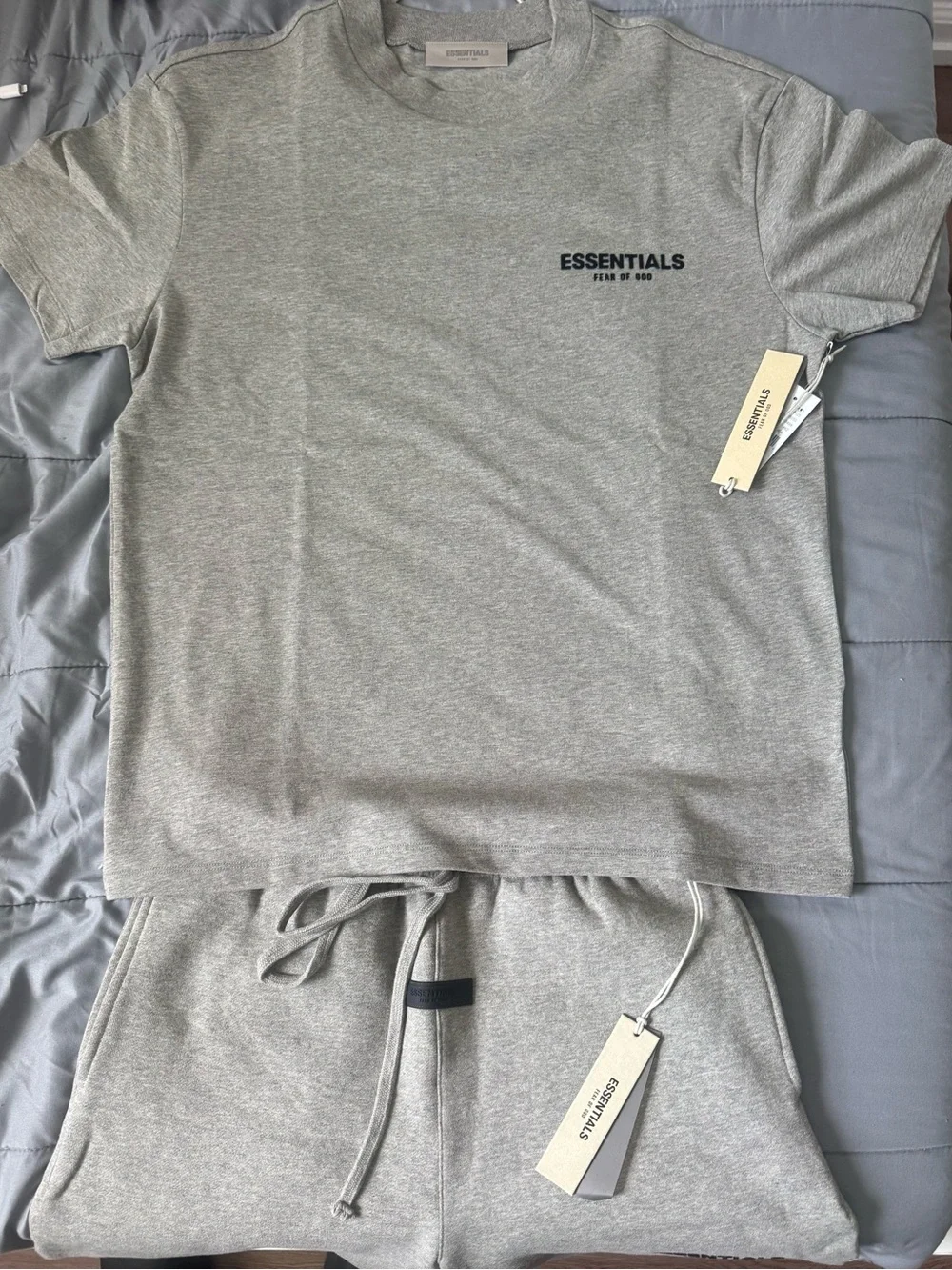 Fear of God ESSENTIALS men’s shirt and shorts the whole set